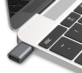 NÖRDIC USB-A 3.1 OTG hona till USB C hane adapter Aluminium grå OTG USB-C adapter synk och laddning